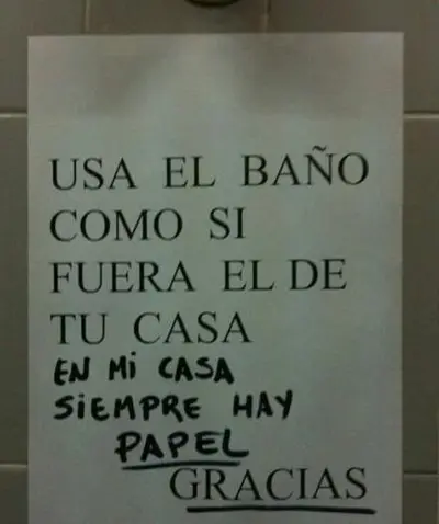 25-carteles-ridiculos-13.webp