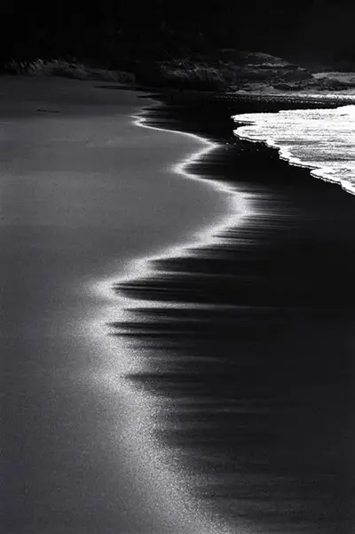 87c43a934c0fe684e672dc2f3b0a03b2--black-sea-black-n-white.webp