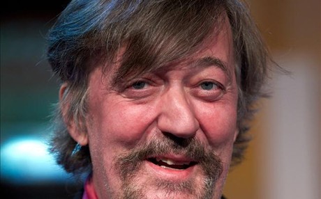 Stephen Fry confiesa que intentó suicidarse